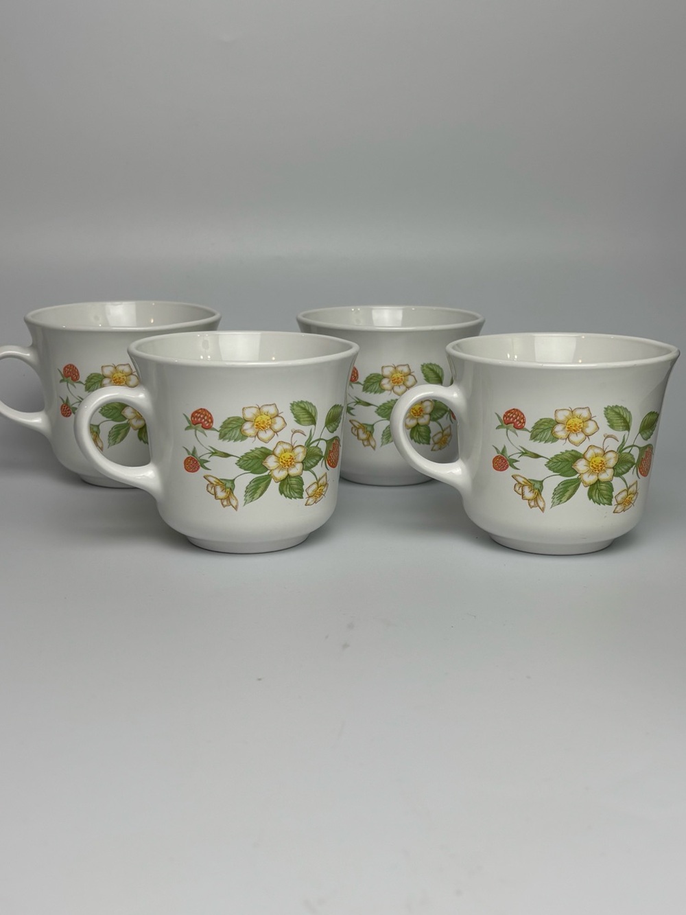Vintage Corning Corelle Strawberry Sunday Sundae Mug Retired 1983 - Set of 4